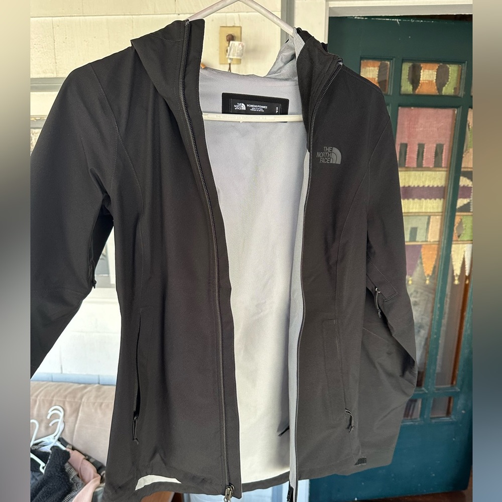 NWOT Northface women’s rain jacket size S